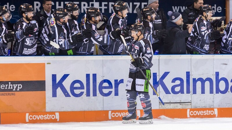 Die Straubing Tigers hatten am Freitagabend die Eisbären Berlin zu Gast.