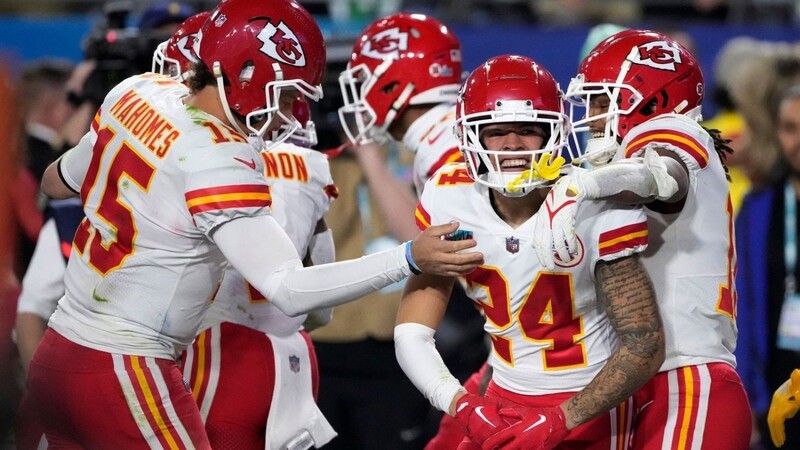 Wide Receiver Skyy Moore (24) von den Kansas City Chiefs jubelt nach seinem Touchdown.