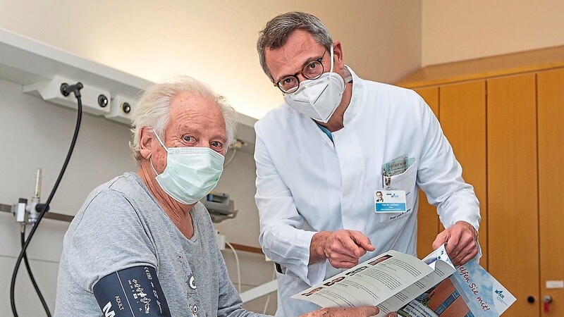 Armin Hary (l.) und Professor Lars Maier