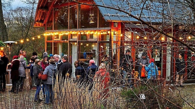 Nachhaltig genießen in weihnachtlichem Ambiente: Das verspricht der LBV in seiner Zentrale.