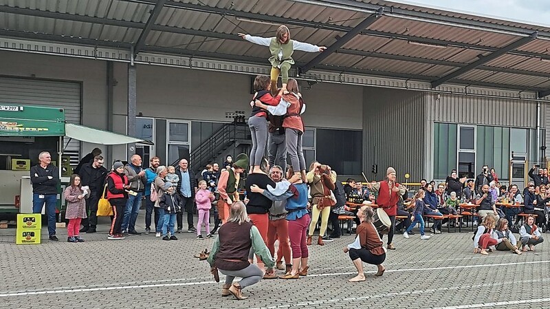 Großes Spektakel war für die Mitarbeiter und deren Familien am Samstag bei den Jubiläumsfeierlichkeiten auf dem Werksgelände geboten.