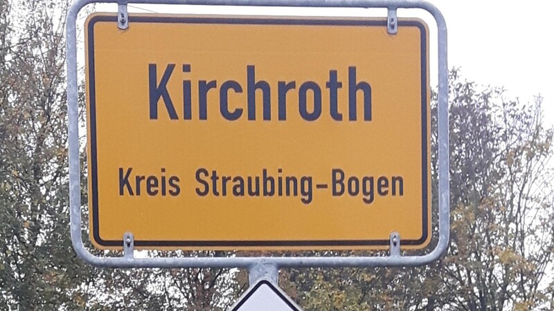 Der Gemeinderat will mit dem Bebauungsplan "Alter Wertstoffhof" die Voraussetzungen schaffen, dass im Zuge einer vorteilhaften Innenentwicklung einem privaten Investor die Möglichkeit für größeres Bauprojekt mit Gewerbeeinheiten im Erdgeschoss und einer weiteren Anzahl von Wohneinheiten in den beiden weiteren Geschossen ermöglicht wird.