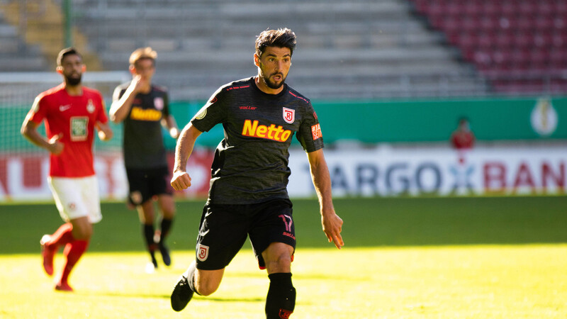 Ins Achtelfinale des DFB-Pokals einziehen wollen der SSV Jahn Regensburg und Routinier Oliver Hein.