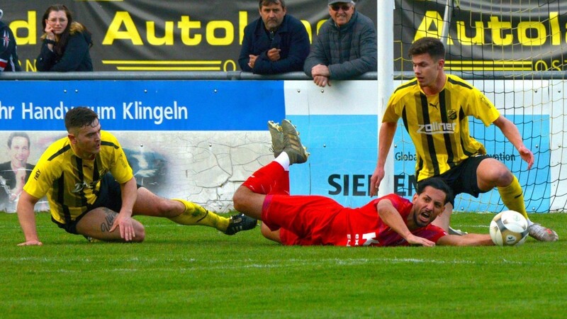 Beim letzten Aufeinandertreffen von Vilzing (gelbe Trikots) und Cham triumphierten in der Bayernliga die Chamer mit 3:2. Am Dienstag im Pokal wäre eine Wiederholung dieses Resultats eine Sensation.