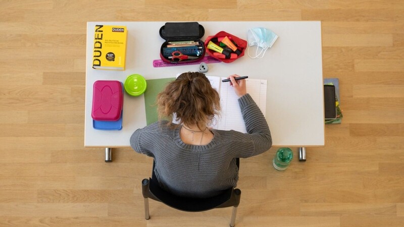 Im Jahr 2021 verließen insgesamt 6.154 Jugendliche die Schule ohne Mittelschulabschluss. (Symbolbild)