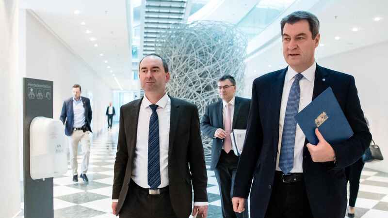 Koalitionspartner in Bayern: Ministerpräsident Markus Söder (r., CSU) und Hubert Aiwanger von den Freien Wählern.