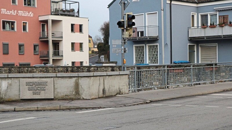 Die Nepomukbrücke ist 1937 erbaut worden. Jetzt soll sie 2022 erneuert werden, so hat es der Landkreis im Haushalt eingeplant.