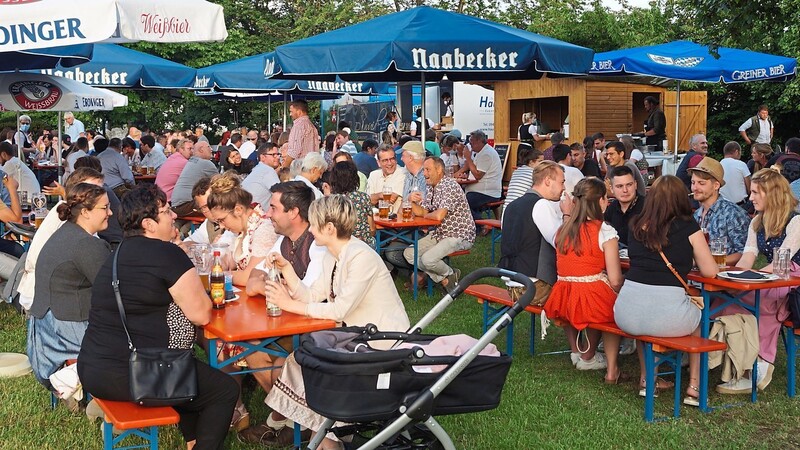 Das Wetter war zwar heuer durchwachsener, der Zuspruch beim Biergartenvolksfest dadurch aber nicht weniger als im Vorjahr. Im Gegenteil: Viele Biergärten waren ausgebucht.