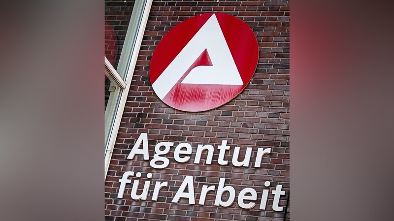 Nach Beschwerden über Gutachten eines Arztes meldet sich nun die Agentur für Arbeit.