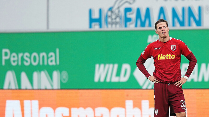 Nichts zu machen für den SSV Jahn Regensburg und Jan Elvedi beim Team der Stunde, der SpVgg Greuther Fürth. Dort muss man sich deutlich mit 1:3 geschlagen geben.