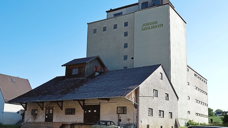 Diese Lagerhäuser in der Bachstraße werden abgerissen, dort soll die neue Kindertagesstätte gebaut werden.