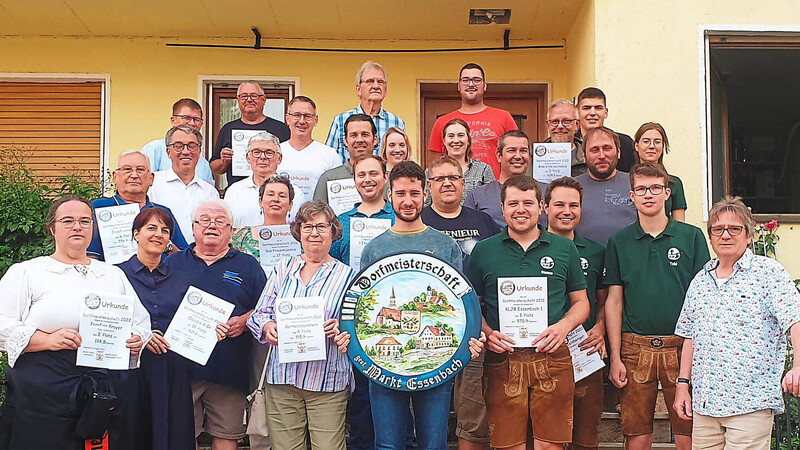 Die Preisträger und Mannschaftsführer mit den Schützenmeistern Josefine Kroyer und Siegfried Christl und zweiten Bürgermeister Claus Schorn.