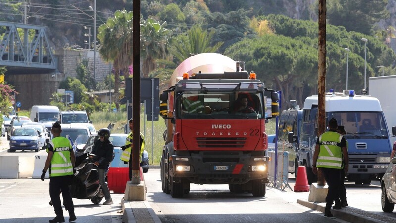 Die italienischen Grenzen sind wieder offen. Hier ist die französisch-italienische Grenze bei Menton zu sehen.