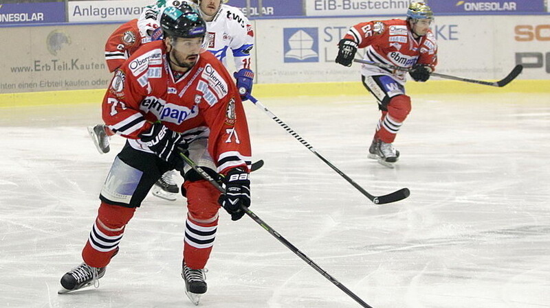 Peter Abstreiter spielt auch in der Oberliga beim EVL Landshut. (Foto: Georg Gerleinger)