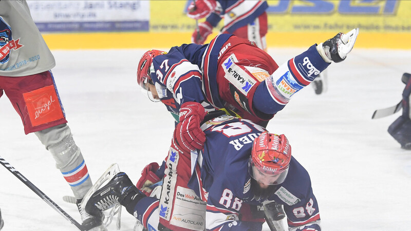 Mit 3:7 unterlag der Deggendorfer SC in seinem Heimspiel am Freitagabend gegen die Selber Wölfe.