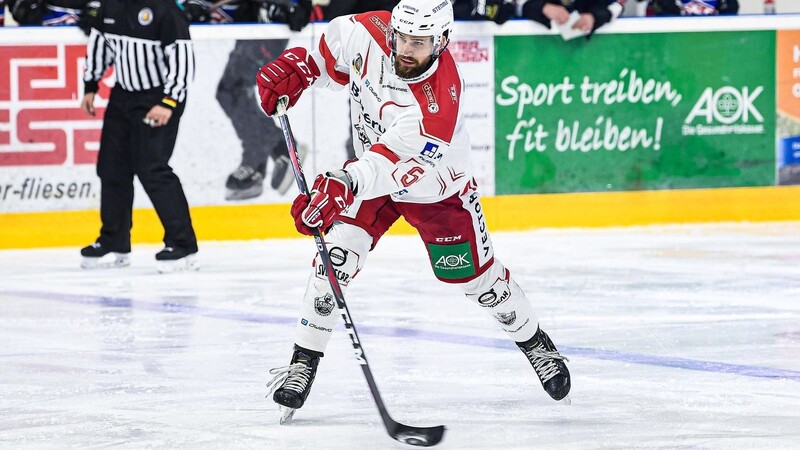 Jakob Weber und die Eisbären Regensburg haben am Sonntagabend in Lindau gewonnen (Archiv).