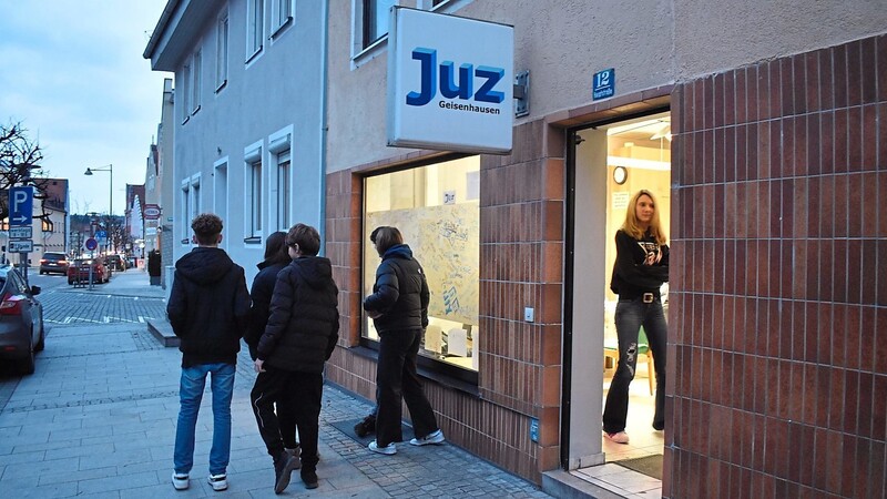 Rund 50 junge Leute werden in der offenen Jugendarbeit im JUZ betreut.