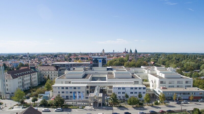 Der Kreisverkehr am Klinikum Straubing wird zwischen 11.04. und 22.04. gesperrt.