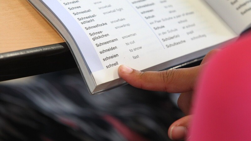 Eine spannendere Möglichkeit, neue englische Wörter zu lernen, als im Buch nachzuschlagen, bietet die App der BBC.