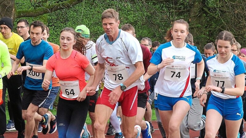 Start beim Drei-Rosen-Lauf für die Erwachsenen.