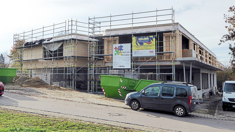 Die Holzbauarbeiten am "Baumhaus"-Kindergarten sind in vollem Gange.