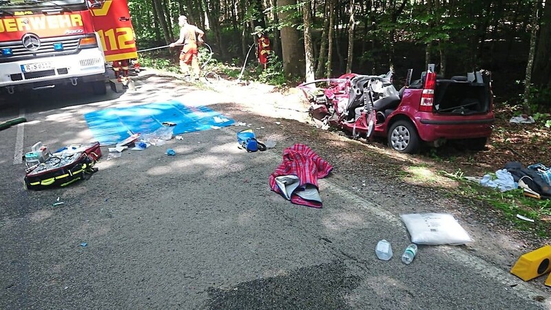 Die Frau musste mit dem Rettungsspreizer befreit werden.