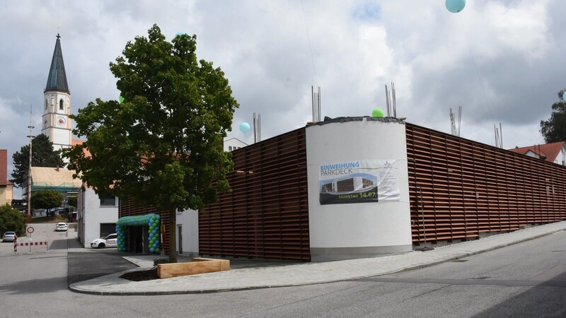 Wohl eines der weitreichendsten kommunalen Bauprojekte der jüngsten Zeit in der Marktgemeinde feierte mit dem Parkdeck im Sommer seine offizielle Inbetriebnahme.