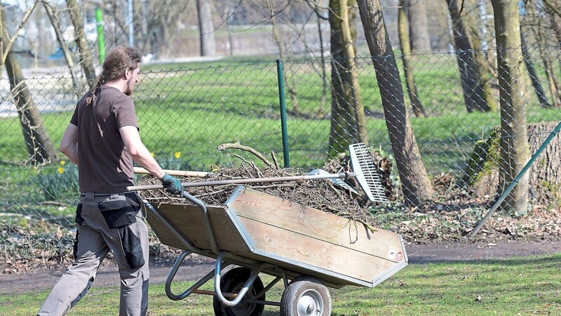 1717 Tiere müssen jeden Tag von Tierpflegern versorgt werden.