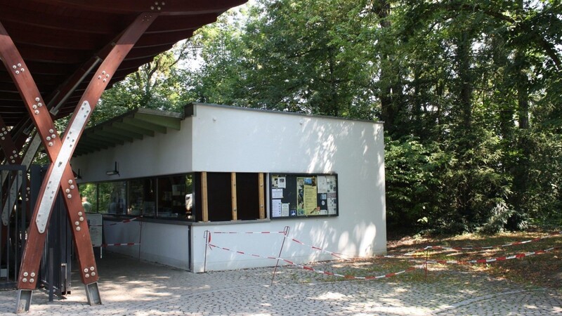 In der Nacht auf den 22. Juli sind Unbekannte in den Straubinger Tiergarten eingestiegen. Jetzt hat die Polizei einen Zeugenaufruf veröffentlicht. (Symbolbild)