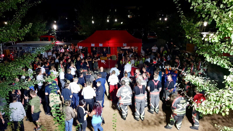 Großübung der Feuerwehren und Rettungskräfte am Mittwoch in der Conti-Arena in Regensburg