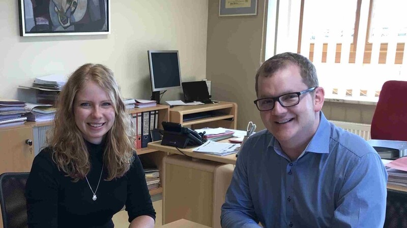 Natalie Walter mit Drachselsrieds Bürgermeister Hans Hutter.