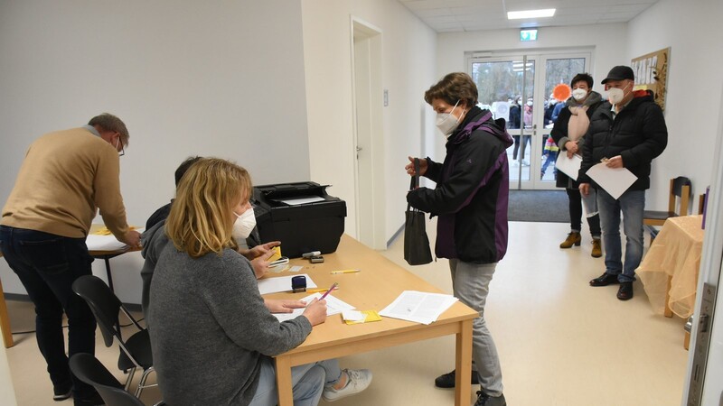 Im Impfzentrum der Vilsbiburger Hausärzte am Färberanger kann man sich jeden Samstag unkompliziert impfen lassen.