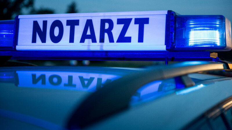 Bei einem Betriebsunfall in Dorfen ist am Mittwochvormittag ein 33-jähriger Arbeiter schwer verletzt worden.