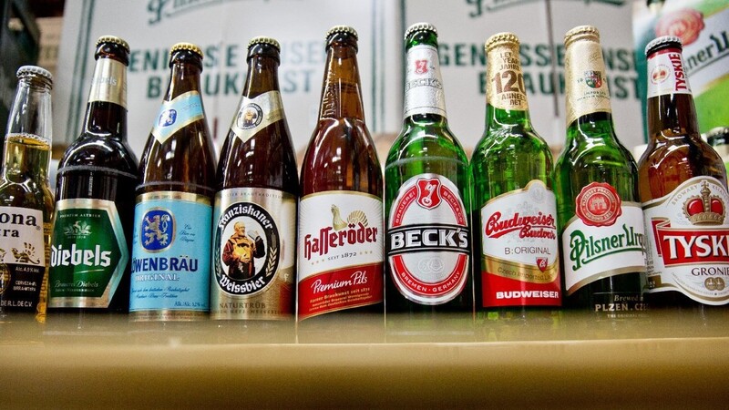 Bayerische Brauer kämpfen gegen Einheitsbiere aus Holland, Belgien und Brasilien.