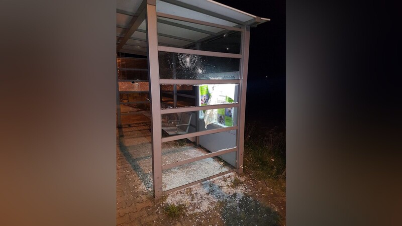 Ein Bürgerhinweis förderte einen schweren Vandalismusschaden am S-Bahnhaltepunkt Pulling zu Tage.