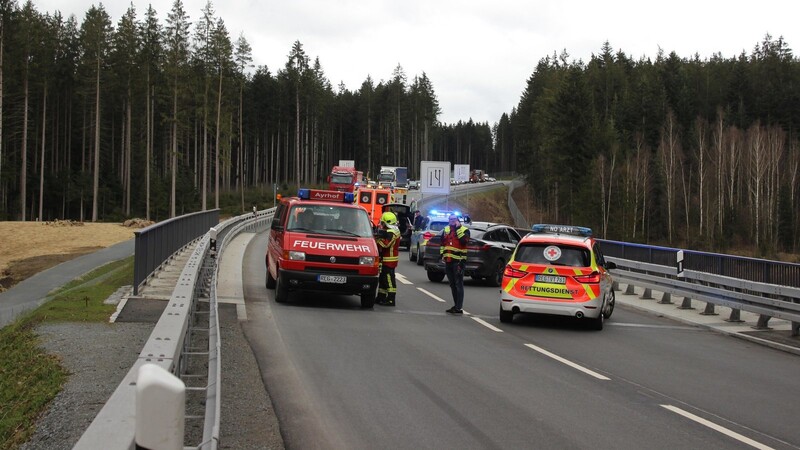 Vollsperrung: die B85 zwischen Viechtach und Ayrhof.