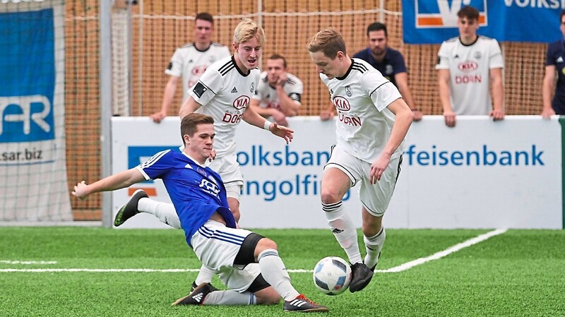 Die Kicker des FC Dingolfing wollen als Gastgeber beim Hallenturnier eine gute Rolle spielen und die Favoriten ärgern.