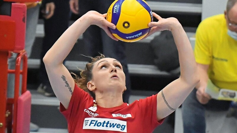 BESONDERE BRISANZ: Magda Gryka bekommt's am Freitag in der Ballsporthalle mit ihrem Ex-Club Straubing zu tun. Zeit für Sentimentalitäten hat die 27-jährige Raben-Regisseurin freilich nicht. Dafür sind die Derby-Punkte schlicht und ergreifend zu wichtig.