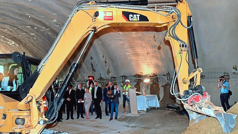 Das Herzstück der Westtangente, der gut 700 Meter lange Tunnel, wurde mit dem "Tunnelanschlag" im Mai 2017 in Angriff genommen.