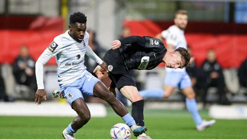 Sechzigs Kunstschütze: Jo Boyamba (l.), Torschütze zum 1:1.