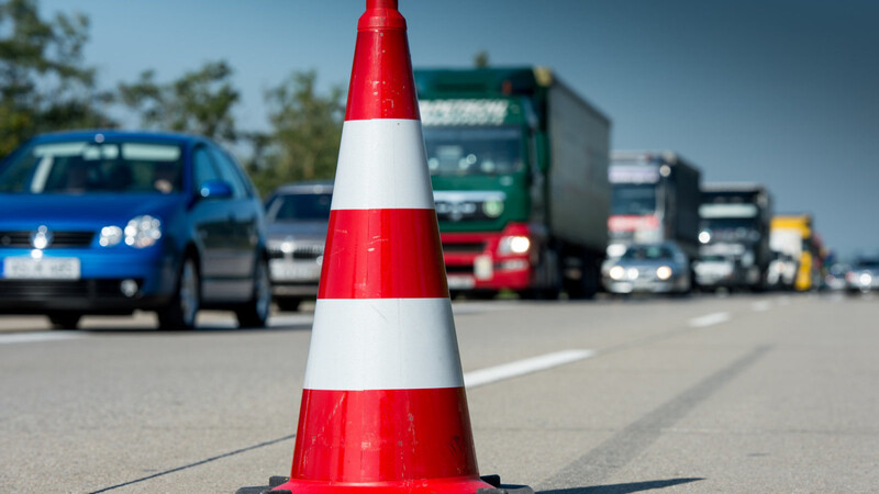 Am Dienstagmorgen ist ein Unfall auf der A3 bei Hengersberg passiert. (Symbolbild)