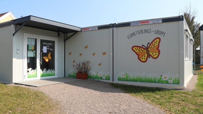 Im Klostergarten, neben dem Kindergarten St. Michael, ist im Herbst 2020 übergangsweise eine neue Kindergartengruppe in einer Containeranlage eingerichtet worden. Bis ein neues "Haus für Kinder" gebaut ist, plant der Markt an einem anderen Standort insgesamt drei Gruppen in Containerbauweise vorübergehend unterzubringen.