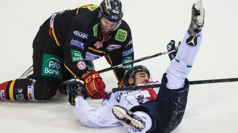 Die Eisbären Berlin haben sich durch einen Sieg gegen die Düsseldorfer EG die Tabellenführung zurück erobert.