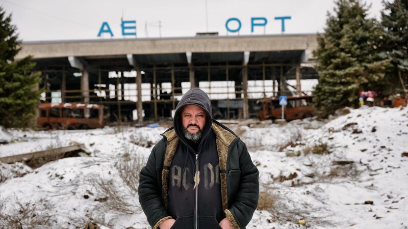 Oleksandr wurde vom russischen Geheimdienst als Widerstandskämpfer brutal gefoltert. Mit Knüppeln schlugen die Folterknechte auf seine Beine ein, jagten ihn Elektroschocks durch den Körper.