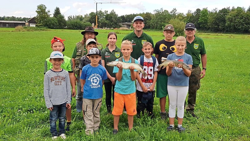 "Ein Tag an der Kleinen Vils" lautete das Motto, unter dem Mitglieder des Fischereivereins im vergangenen Jahr Ferienprogramm-Kindern einen spannenden Tag bereiteten. Dieses Jahr beteiligt sich der Verein erneut am Programm.