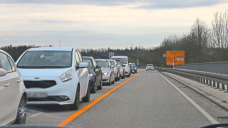 Am Mittwochnachmittag kam es auf der Xaver-Hafner-Brücke zu einem längeren Stau.