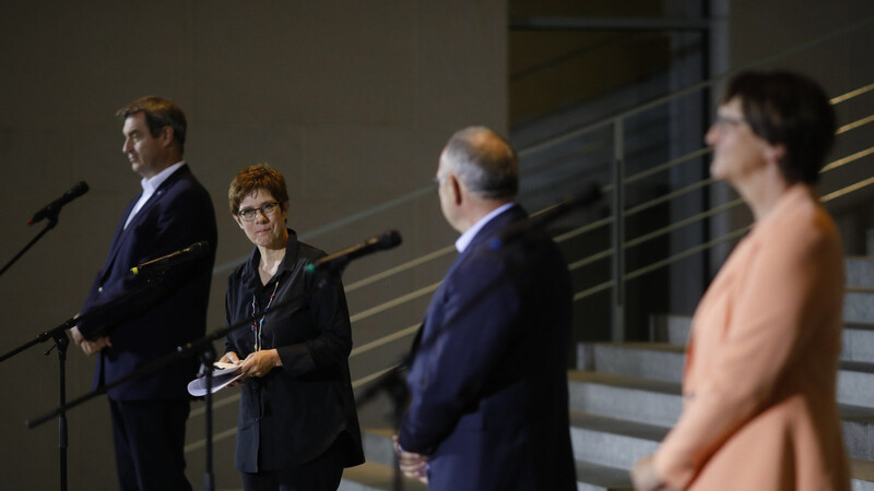 Die Parteichefs (v. l.) Markus Söder (CSU), Annegret Kramp-Karrenbauer (CDU), Norbert Walter-Borjans und Saskia Esken (beide SPD) stellen die Ergebnisse des Koalitionsausschusses vor. Beim Thema Wahlrecht ist ihnen nur ein Minimalkompromiss gelungen.