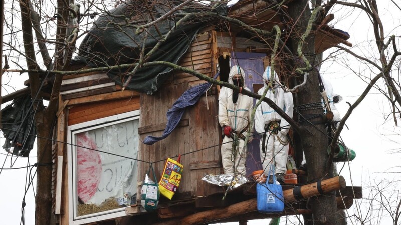 Kein Nutzen für den Klimaschutz, Herabsetzung des Demokratieprinzips, Missachtung der Rechtsstaatlichkeit und Unternehmensfeindlichkeit - der Protest in Lützerath hat eine gefährliche Schlagseite.