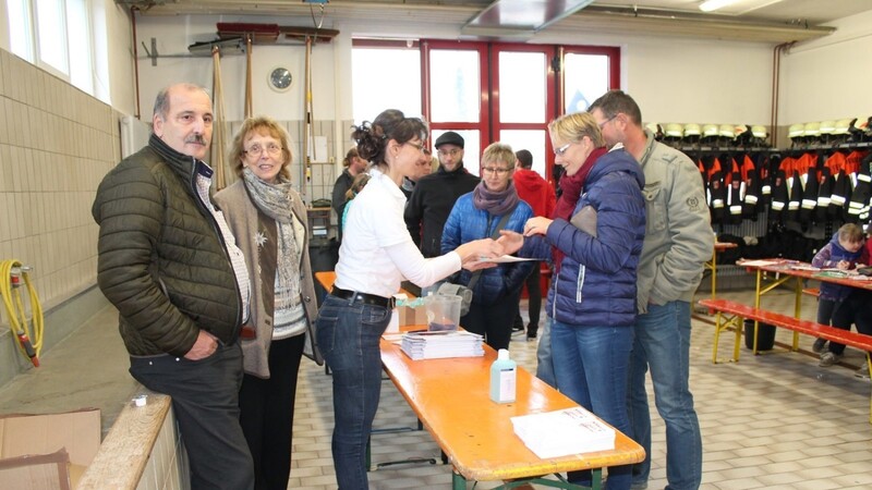 Der Andrang bei der Typisierungsaktion im Feuerwehrhaus war gewaltig - so gewaltig, dass die Haselbacher Wehr am kommenden Samstag eine Wiederholung plant.