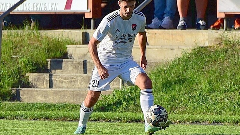 Stefan Trifterer kann im Heimspiel gegen SV Schwandorf-Ettmannsdorf wieder auflaufen und ist so eine Option für TSV-Trainer Manfred Stern.